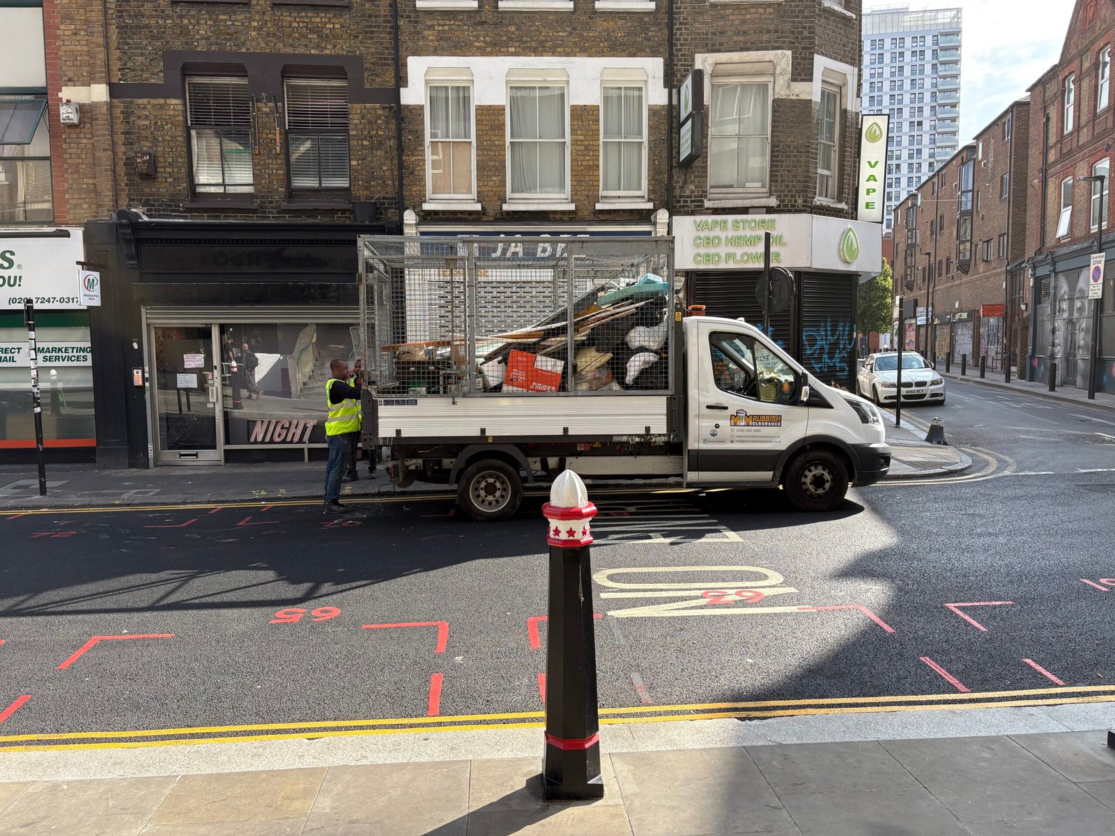 MM Rubbish Clearance van operating in EC1 Clerkenwell and Farringdon
