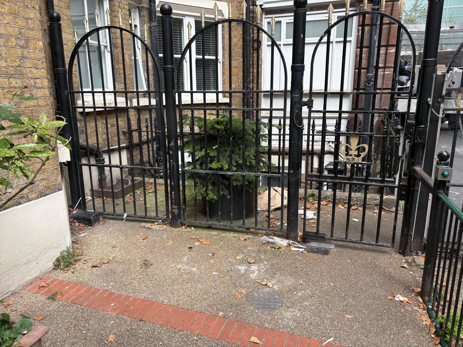 After waste removal in North London – area fully cleared by MM Rubbish Clearance