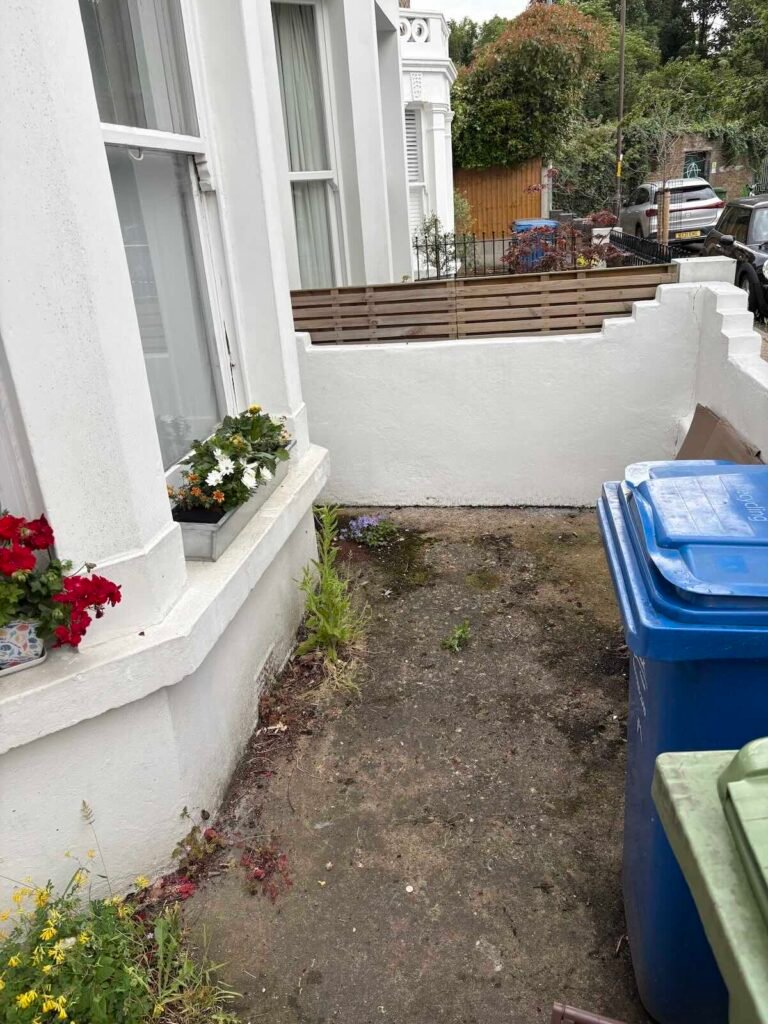 End of tenancy clearance on Kirkwood Road SE15 after rubbish removal