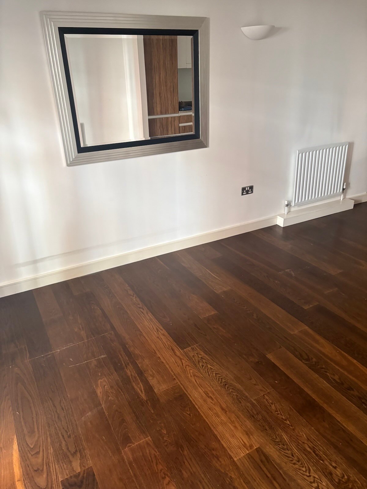 Empty room in an Islington N1 flat after furniture clearance